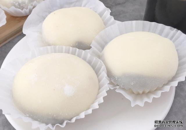 宅在家里做甜品雪媚娘，軟軟糯糯，入口即化，做法超簡單，零失敗