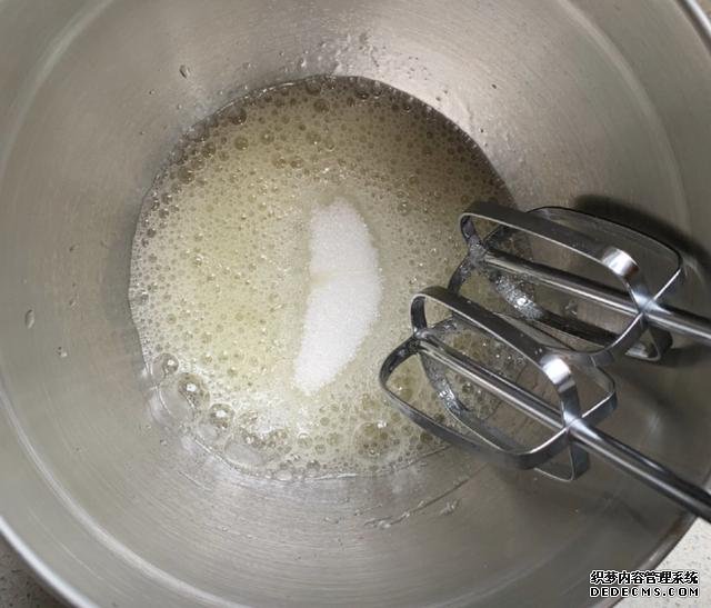 全蛋白舒芙蕾，低糖無油，超輕盈的口感，好吃到爆