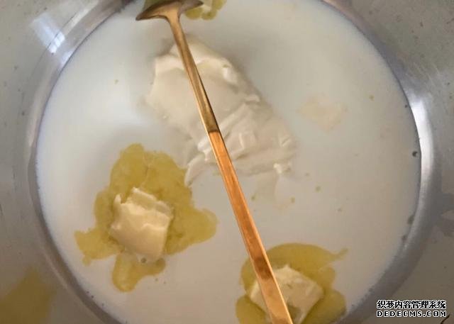 自制全網(wǎng)最火的漏奶華，簡(jiǎn)直跟茶餐廳一模一樣