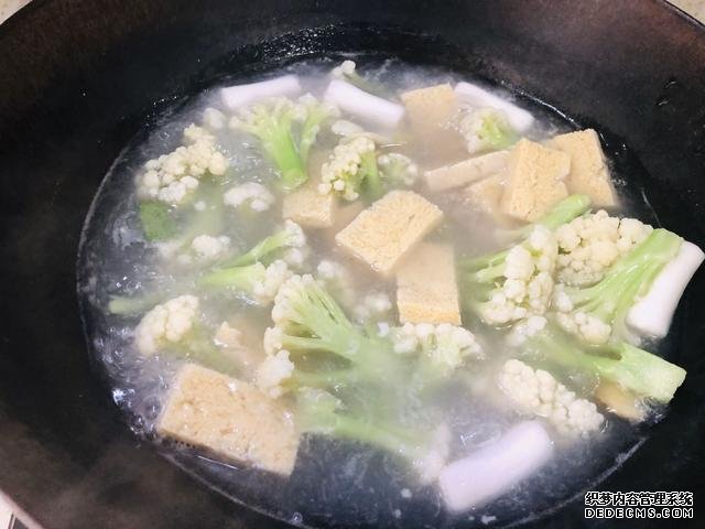 天熱沒食欲，我家就來一碗這個開胃菜，快速上桌，麻辣鮮香特過癮