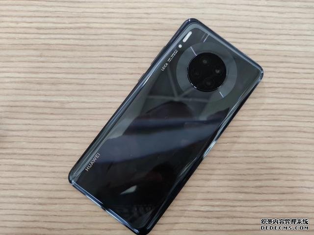 華為Mate30：我都跌成“紅米價”了，你們怎么還不買？