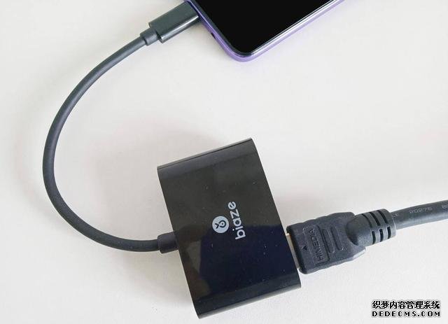 做個抬頭黨，畢亞茲Type-C轉HDMI、VGA轉換器給你大屏追劇體驗