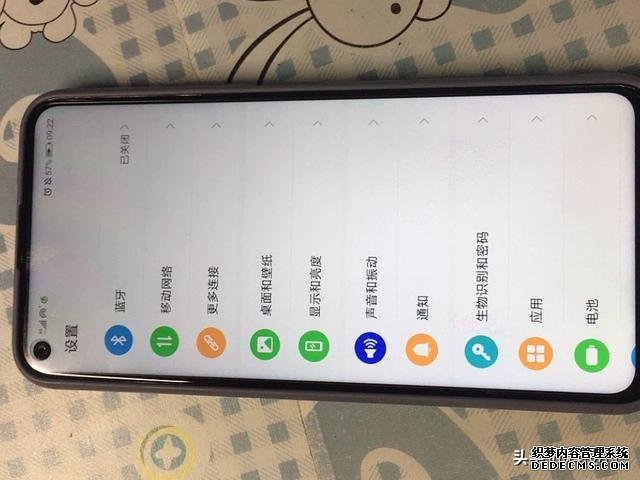 華為4G旗艦機加速清倉，8+256GB跌至兩千出多，還有雙光學(xué)防抖