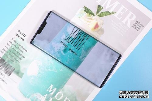 國產(chǎn)手機(jī)之光，這款國產(chǎn)旗艦敢和iPhone一爭高下，你猜是誰？