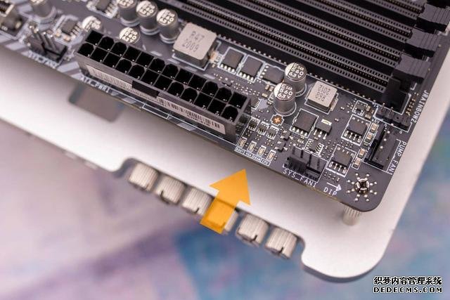 升級PCI-E 4.0，支持雙顯卡，微星B550M迫擊炮開箱
