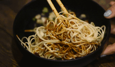 一碗涼皮的營養(yǎng)真相:你吃進(jìn)去的大概只有熱量了……