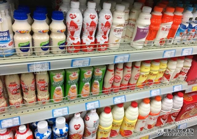 全脂、低脂、脫脂牛奶，應(yīng)該怎么選？4個(gè)知識點(diǎn)，教你正確喝牛奶