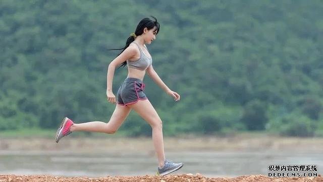 跑步時(shí)帶上正念，改善抑郁，增強(qiáng)自信，健身又健心