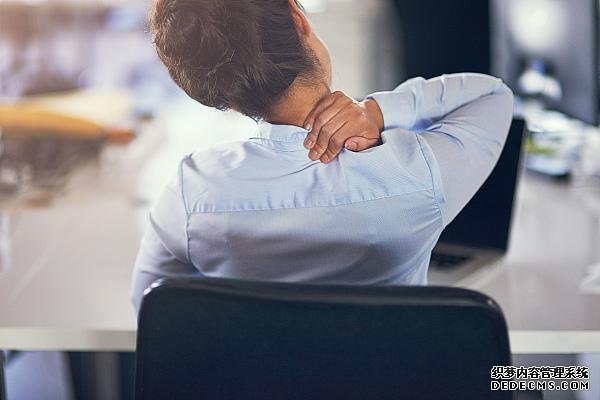 久坐、活動量小的職場人速查！這些指標不合格，很“傷心”