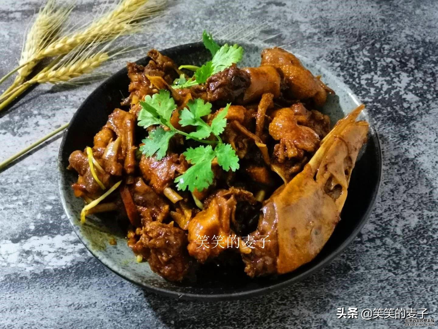 秋季，雙節(jié)期間，注意少吃3類食物，對家人身體好