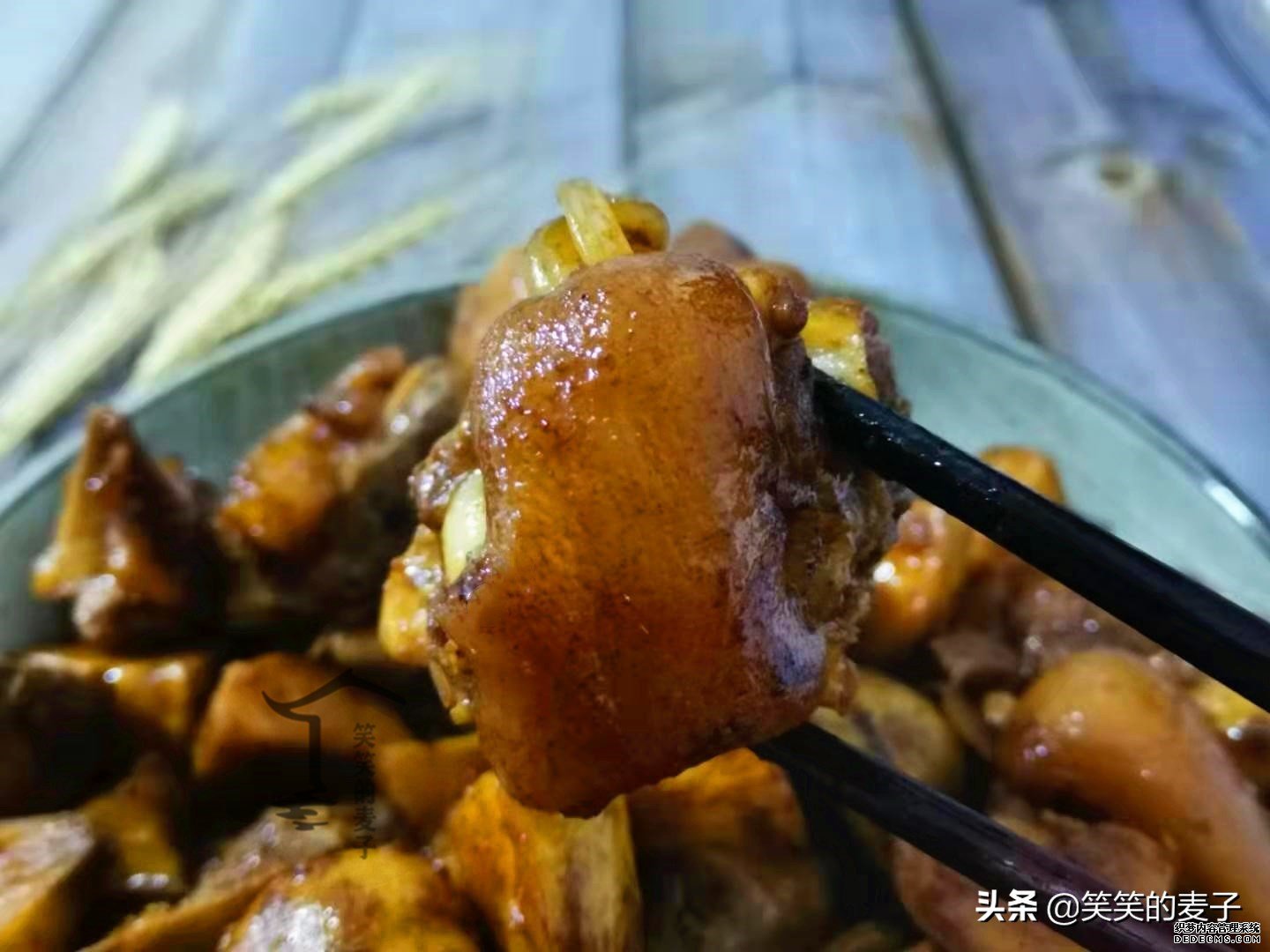 秋季，雙節(jié)期間，注意少吃3類食物，對家人身體好
