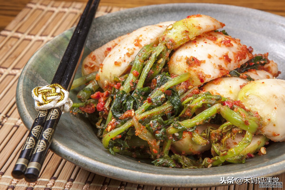 嚇人！隔夜菜里這么多細菌，還能不能吃了？
